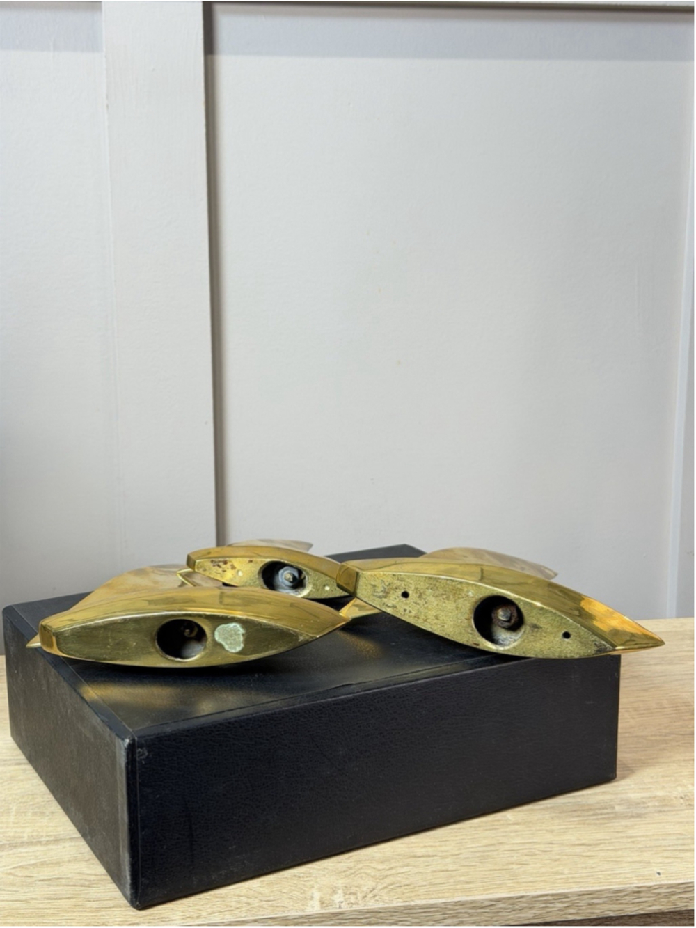 Vintage - Set of 3 Solid Brass Sailboats - Height of Each: 10”/ 9.5“/ 7”tall - Picture 9 of 15